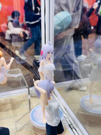 不时用俄语小声说真心话的邻桌艾莉同学动画版 Luminasta “艾莉”运动服