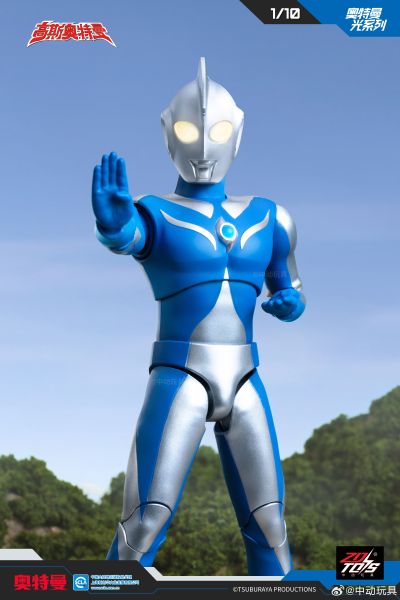 奥特曼光系列 高斯奥特曼·月神形态