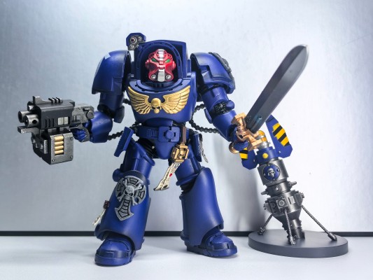 战锤40000 极限战士 终结者小队 配备能量剑和传送定位器的军士