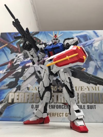 PG 机动战士高达SEED GAT-X105+AQM/E-YM1完美强袭高达