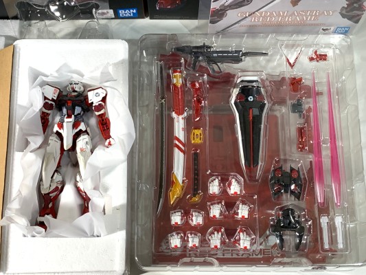 METAL BUILD  异端高达红色机 -PROJECT ASTRAY-