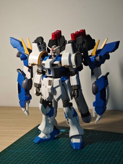 HG 机动战士高达SEED ASTRAY 天空的皇女 王道异端高达Ω