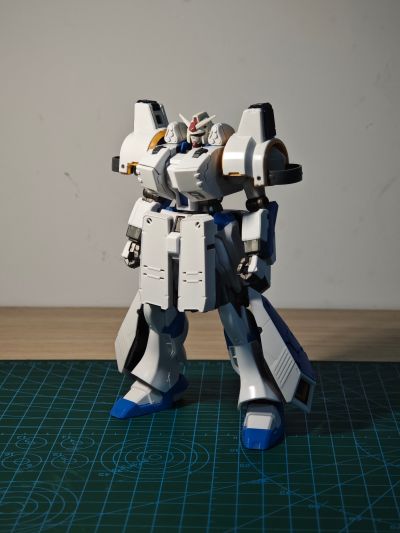 HG 机动战士高达SEED ASTRAY 天空的皇女 王道异端高达Ω