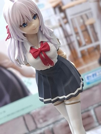 不时用俄语小声说真心话的邻桌艾莉同学动画版 Luminasta “艾莉”夏季校服