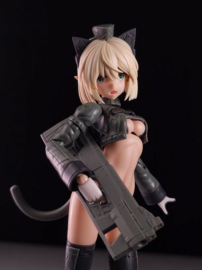 岛田文金艺术集 机甲少女 阿蒂尼娅