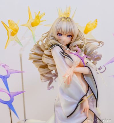 胜利女神：新的希望 皇冠 皇帝的新衣