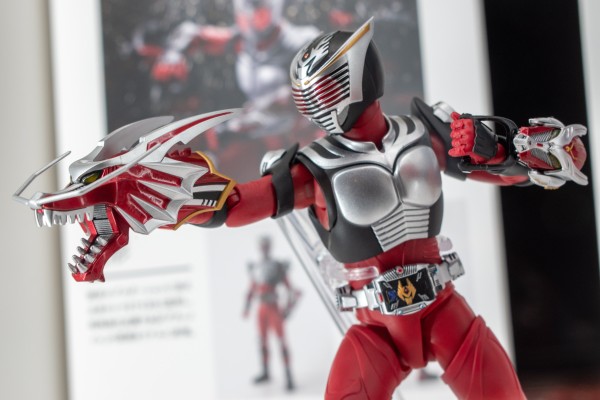 S.H.Figuarts（真骨雕制法） 假面骑士龙骑