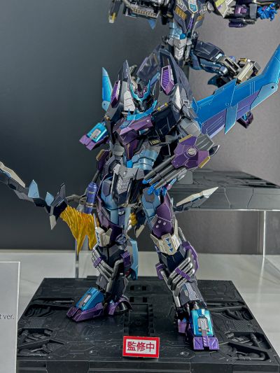 铁机巧 热破《变形金刚：失落之光》