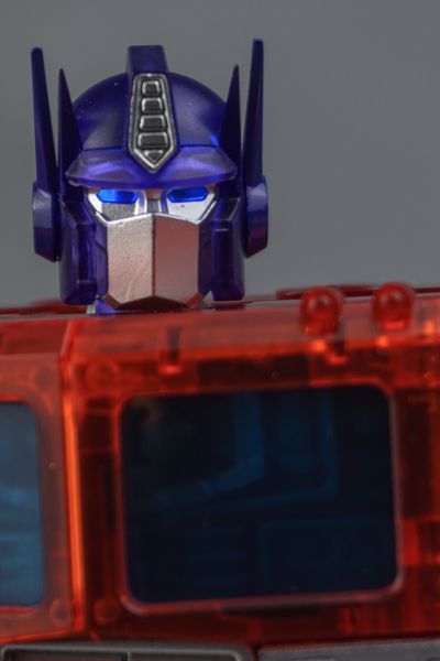 AMK Pro系列 变形金刚：G1 擎天柱 彩透版