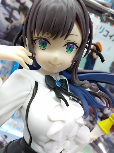 虽然是公会的柜台小姐， 但因为不想加班所以打算独自讨伐迷宫头目 亚莉纳·可洛瓦 珍藏人偶