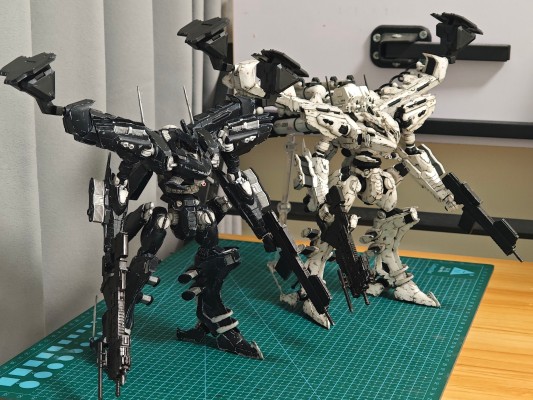 V.I.系列 装甲核心 莱茵亚克 白色闪光 与 V.O.B套装