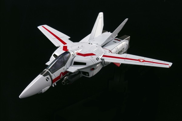 A-Action 超时空要塞 VF-1J 可动模型 战斗机模式