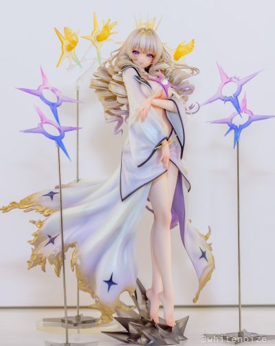 胜利女神：新的希望 皇冠 皇帝的新衣