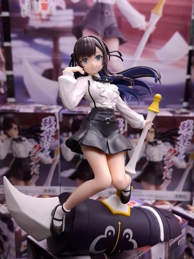 虽然是公会的柜台小姐， 但因为不想加班所以打算独自讨伐迷宫头目 亚莉纳·可洛瓦 珍藏人偶