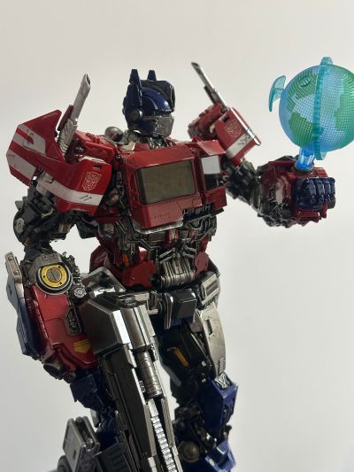 3Z0930 DLX 大黄蜂 擎天柱 塞伯坦模式