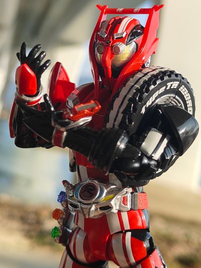 S.H.Figuarts 假面骑士驰骑 特莱多隆型  混合轮胎套装 -S.H.Figuarts15周年纪念版-