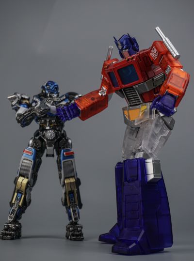 AMK Pro系列 变形金刚：G1 擎天柱 彩透版