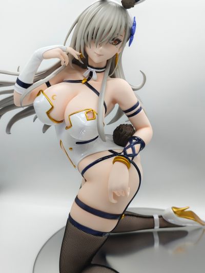 凯瑟琳・怀特 兔女郎