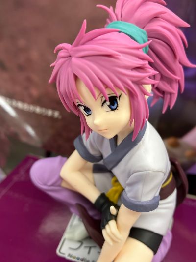 猎人 压泡面人偶-玛奇-