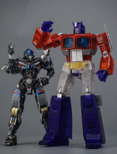 AMK Pro系列 变形金刚：G1 擎天柱 彩透版