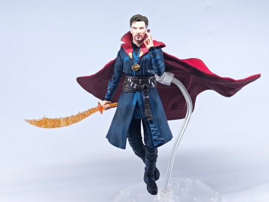 S.H.Figuarts 复仇者联盟3：无限战争 奇异博士 泰坦星之战