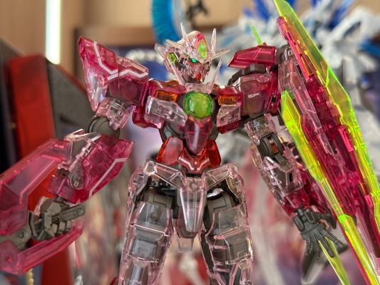 RG 剧场版 机动战士高达00 先驱者的觉醒 	GNT-0000 量子型00 Trans-Am Mode 彩透版