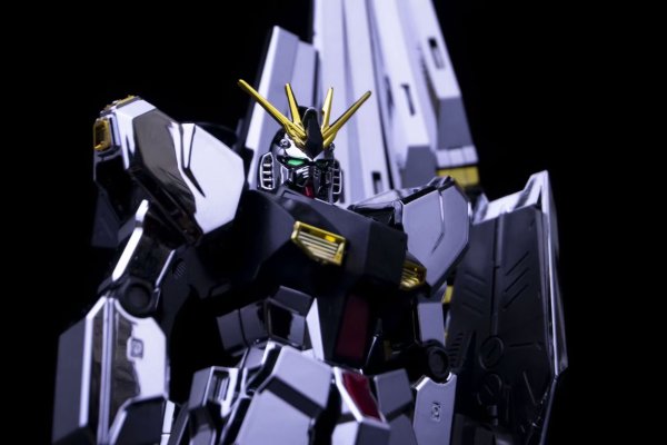 HGUC 1/144 机动战士高达 逆袭的夏亚 RX-93 ν高达  Metallic Coating Ver.