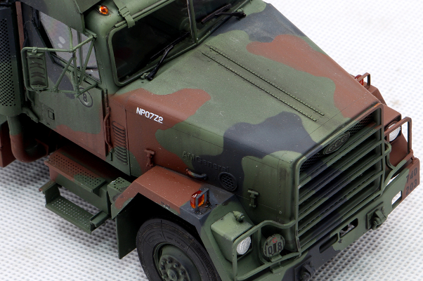 编号：01084 1/35 装甲车辆系列 美国M915武装卡车