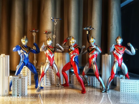 ULTRA-ACT 盖亚奥特曼+XIG希格队战斗机套装