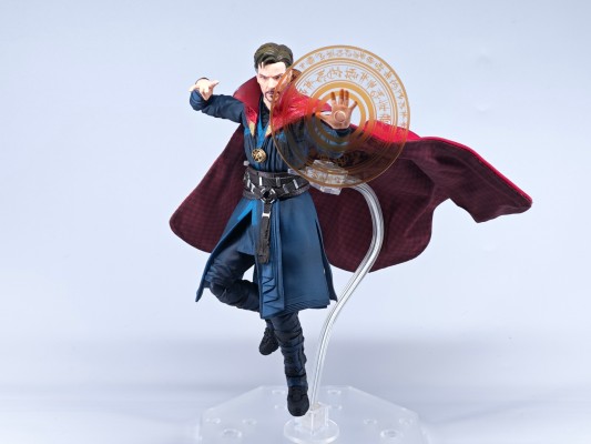 S.H.Figuarts 复仇者联盟3：无限战争 奇异博士 泰坦星之战