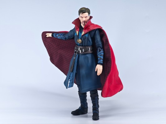 S.H.Figuarts 复仇者联盟3：无限战争 奇异博士 泰坦星之战