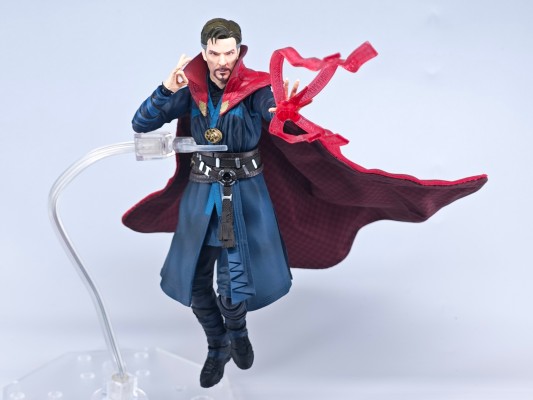 S.H.Figuarts 复仇者联盟3：无限战争 奇异博士 泰坦星之战