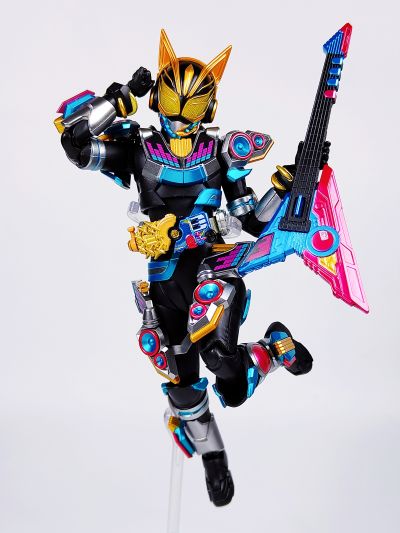 S.H.Figuarts 假面骑士娜猫 火旺节拍形态