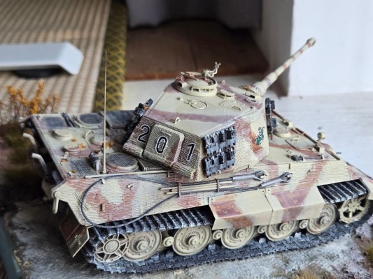 1/35 WW.II 德国 重型坦克 Sd.Kfz.182 虎王 亨舍尔炮塔 505重型坦克营（新型履带版）