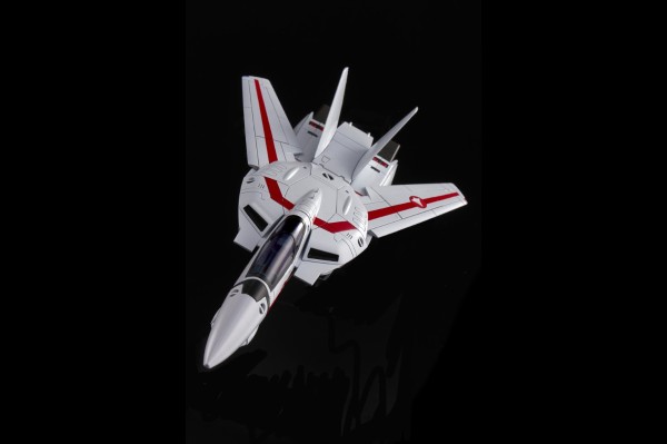 A-Action 超时空要塞 VF-1J 可动模型 战斗机模式