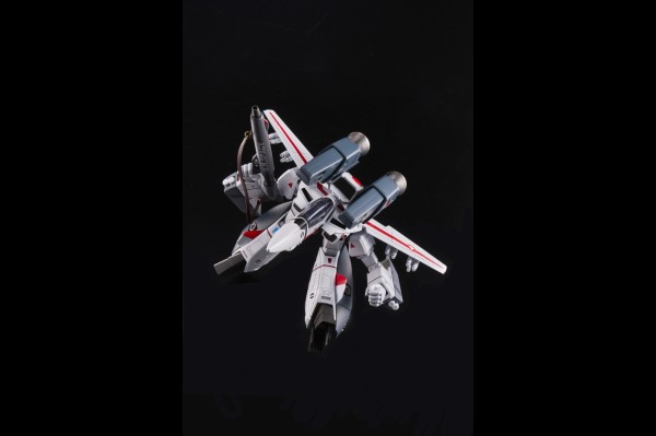 A-Action 超时空要塞 VF-1J 可动模型 半人机模式