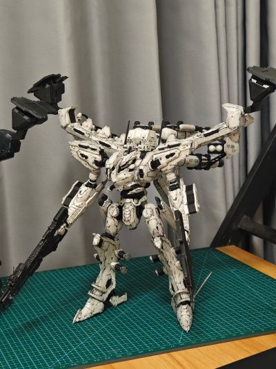 V.I.系列 装甲核心 莱茵亚克 白色闪光