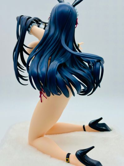 早良绫香 裸腿兔女郎