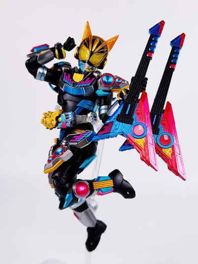 S.H.Figuarts 假面骑士娜猫 火旺节拍形态