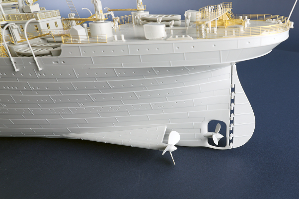 编号：03720 1/200 世界战舰系列 皇家运兵船