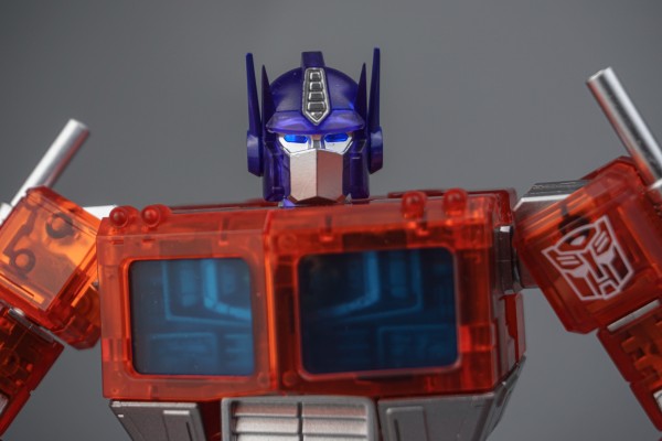 AMK Pro系列 变形金刚：G1 擎天柱 彩透版