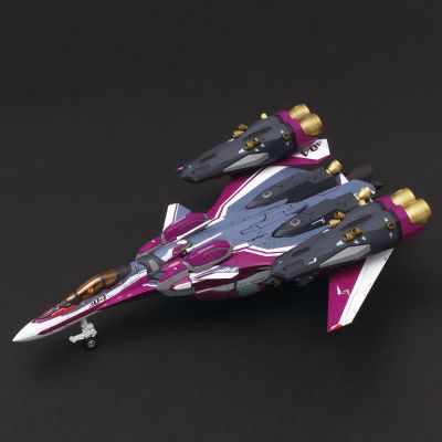 超时空要塞Δ 1/72 VF-31C 超级齐格飞（ 米拉洁·法莉娜·吉纳斯专用机）
