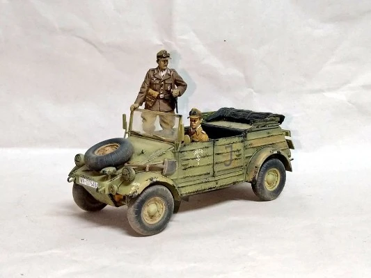 35238 1/35 德国 KUEBELWAGEN 82型 桶车（非洲军团）