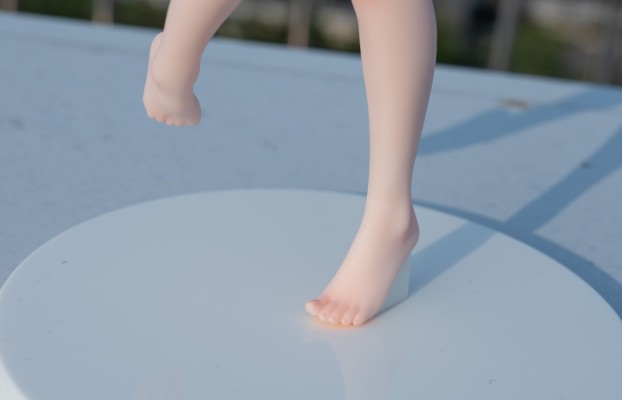 浴室中的睡衣女孩