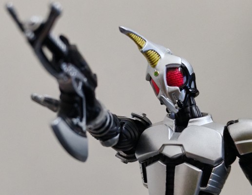 S.H.Figuarts 假面骑士银斗