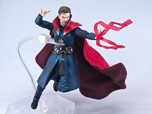 S.H.Figuarts 复仇者联盟3：无限战争 奇异博士 泰坦星之战