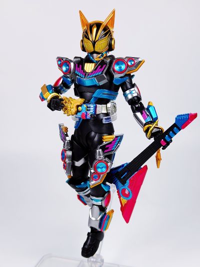 S.H.Figuarts 假面骑士娜猫 火旺节拍形态