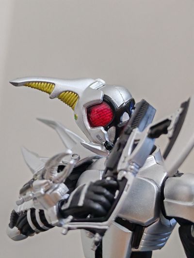 S.H.Figuarts 假面骑士银斗
