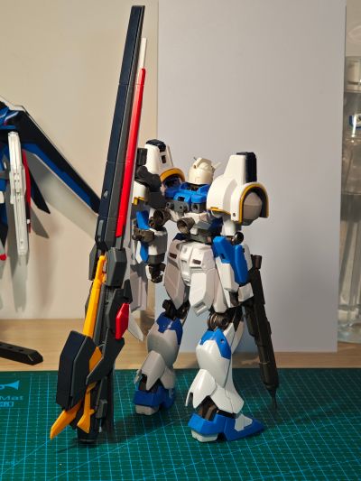 HG 机动战士高达SEED ASTRAY 天空的皇女 王道异端高达Ω