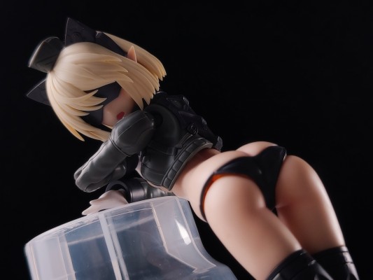 岛田文金艺术集 机甲少女 阿蒂尼娅